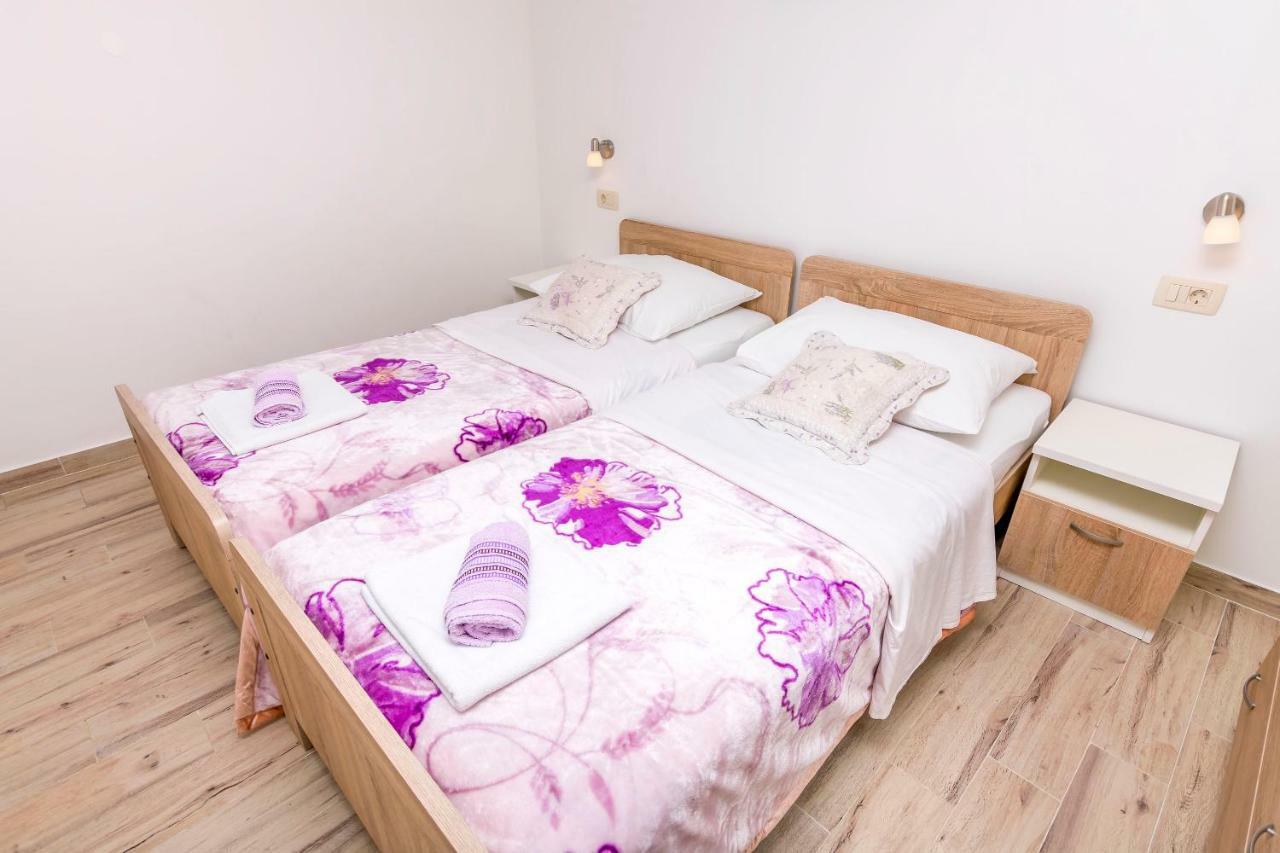 Apartment Vukorepa Razanj Ngoại thất bức ảnh
