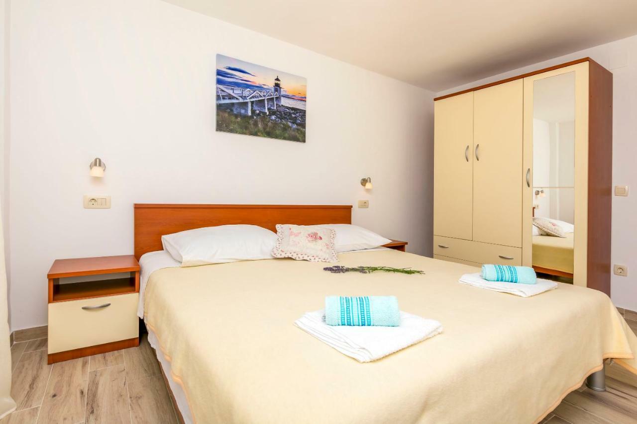 Apartment Vukorepa Razanj Ngoại thất bức ảnh