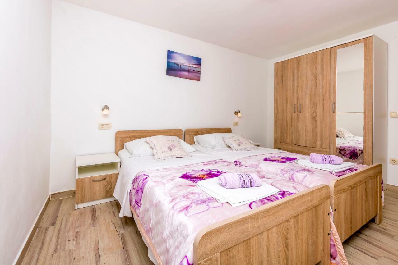 Apartment Vukorepa Razanj Ngoại thất bức ảnh